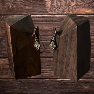 💖 Delicate Crystal Earrings 💖